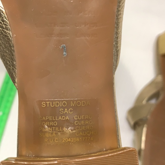 NWOB Silvana Diez gold sandals classy - Picture 10 of 14